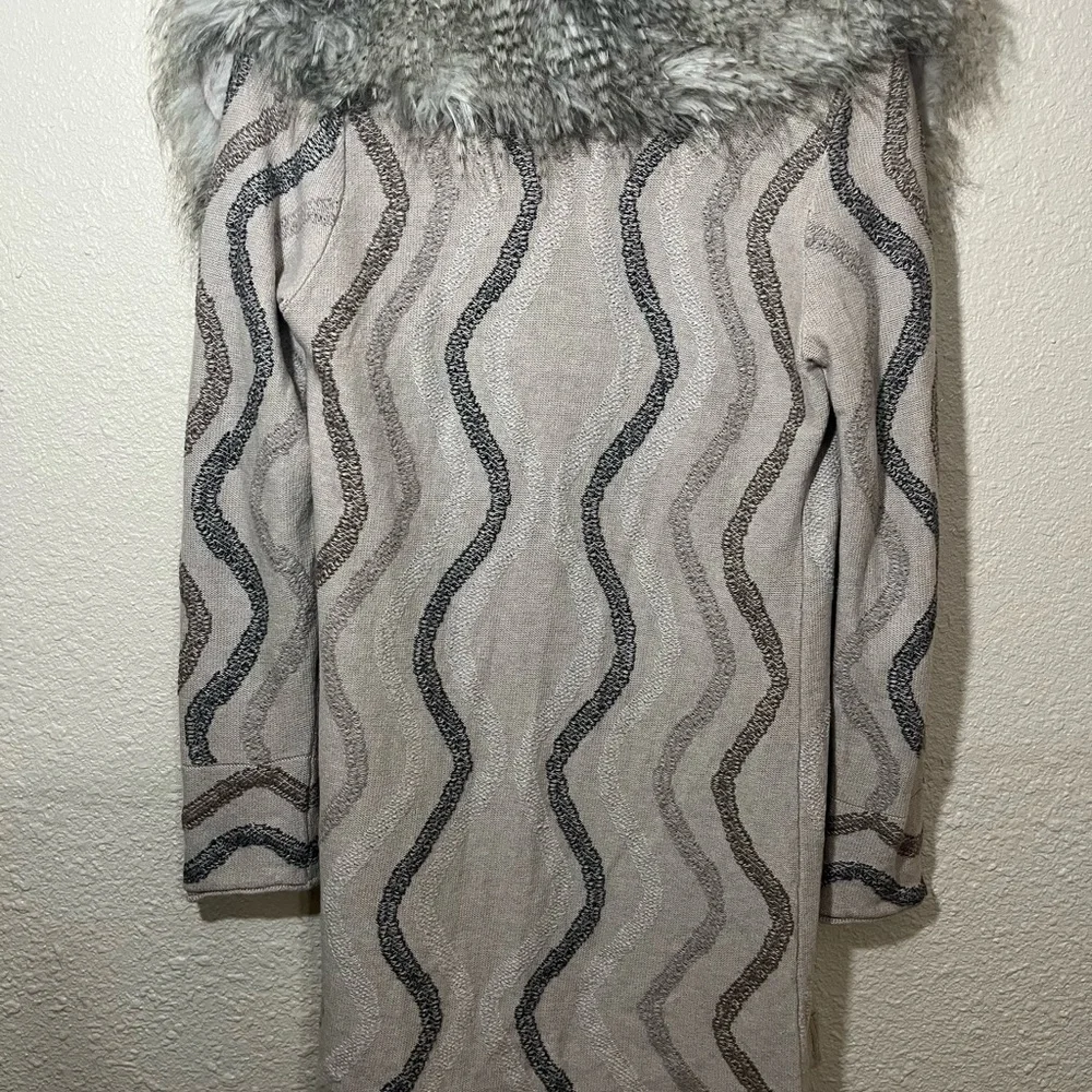 Nic + Zoe Faux Fur Collar Knit Cardigan - Winter Vibes - PP Petite - Gray/White - Picture 4 of 8